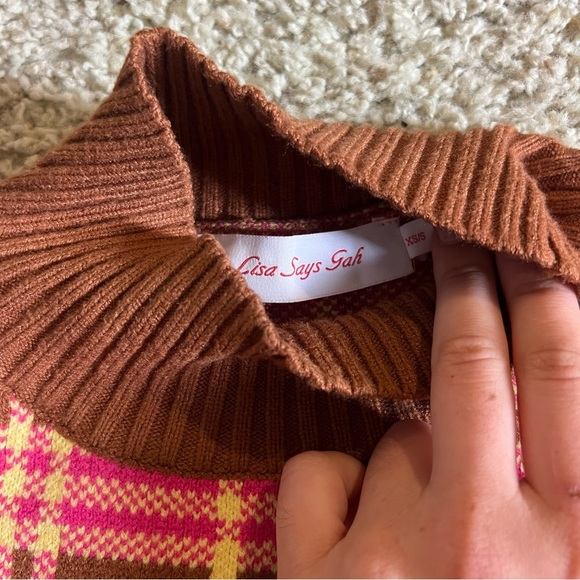 Lisa says Gah plaid print sweater - Picture 5 of 8